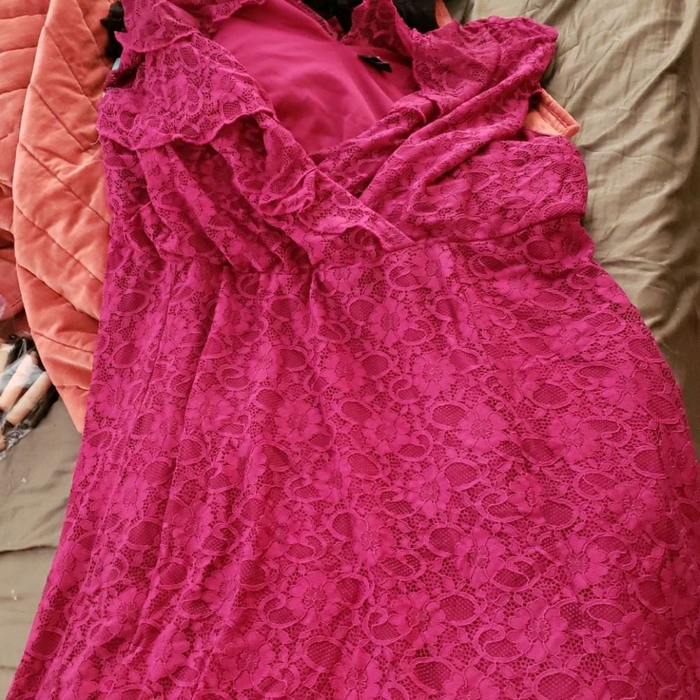 Pink lace sleeveless dress